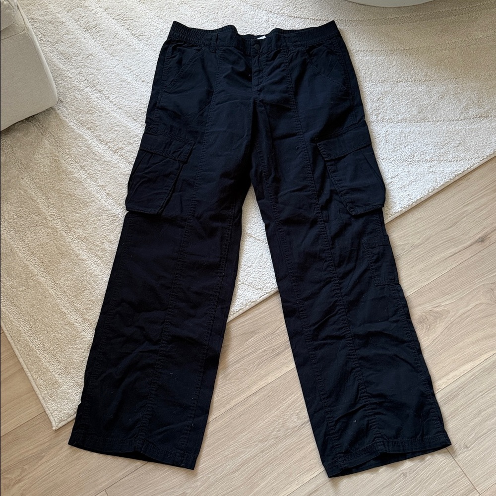 NEW- H&M Divided Black Cargo Pants